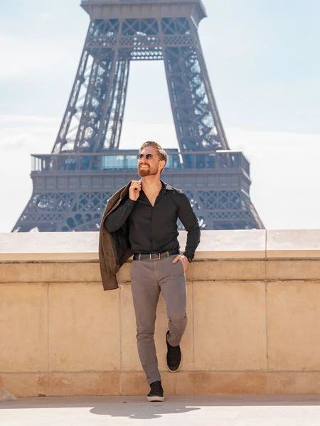 Captivating Paris Photo Tour: Eiffel Tower